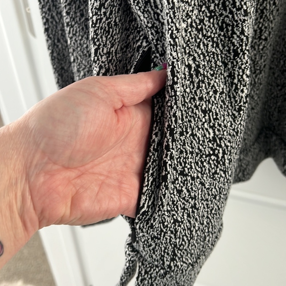 Avis partial zip pullover. - Picture 2 of 5